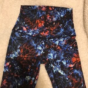 Sz 4 Lululemon Wunder Under Tight